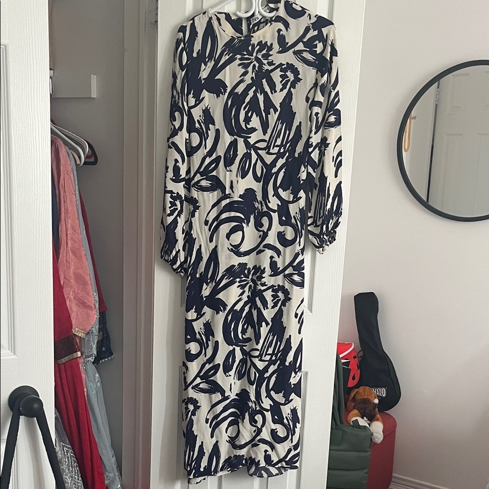 Zara Navy & Off-White Long Sleeve Maxi Dress